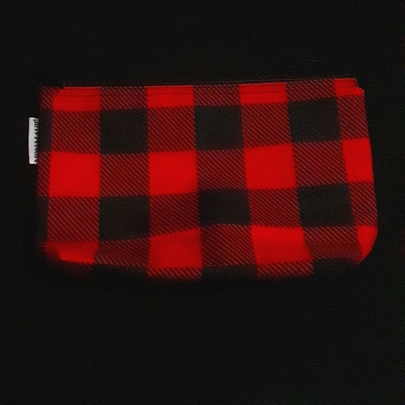 Von Maur Insulated buffalo plaid lunch bag - Picture 1 of 4